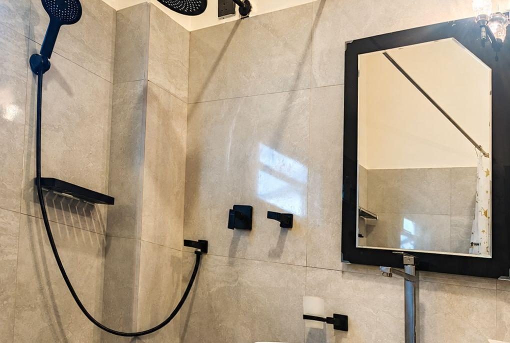 Coco Palms bathroom