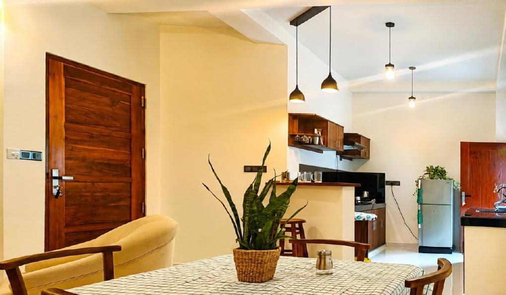 Coco Palms Karapitiya living and dining area
